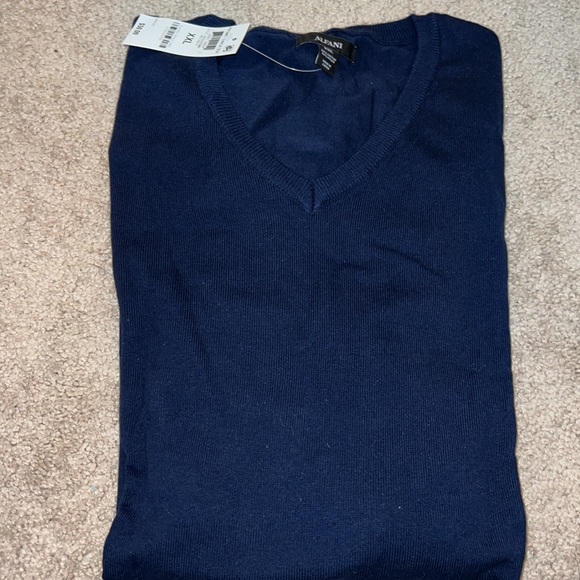 Alfani SOLID V-NECK sweater - Picture 5 of 5